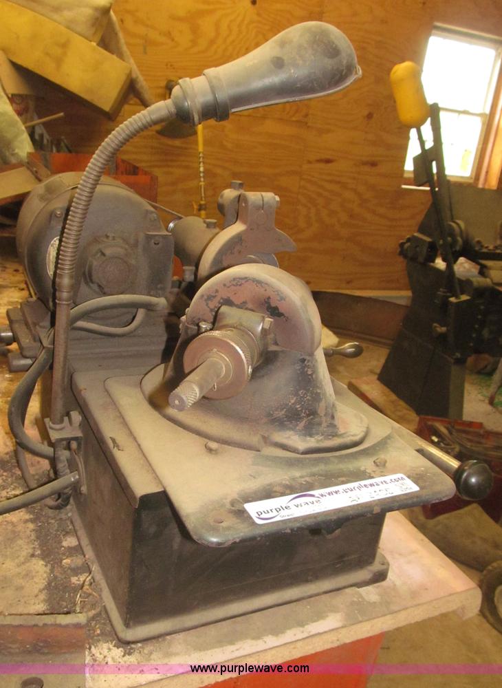 image for item AE9465 Sioux valve grinding machine