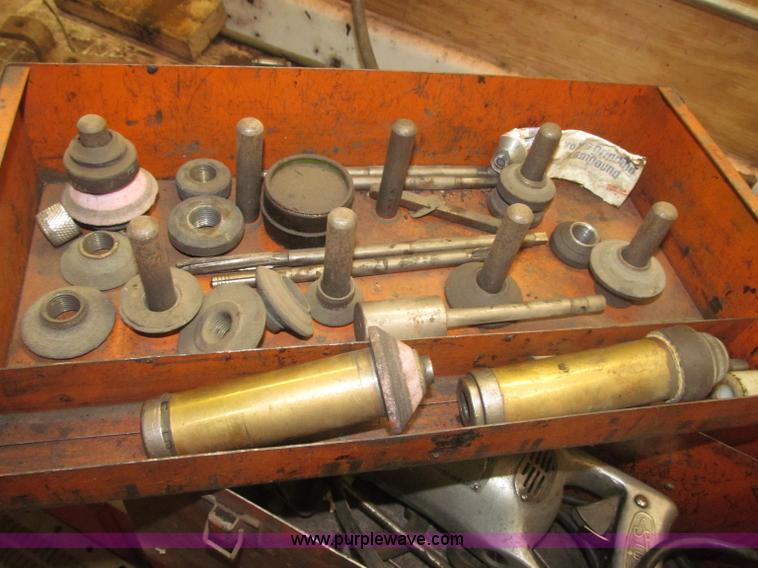 image for item AE9465 Sioux valve grinding machine