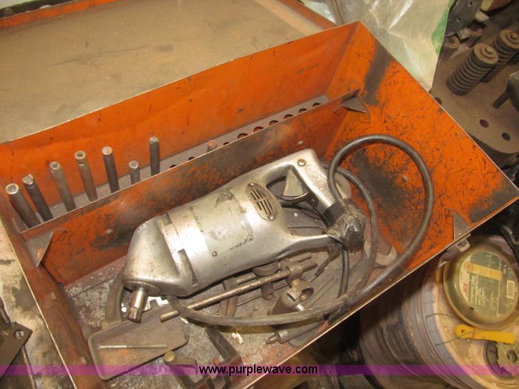 image for item AE9465 Sioux valve grinding machine