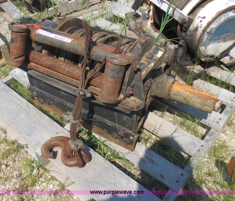 image for item AK9693 12,000 lbs hydraulic winch