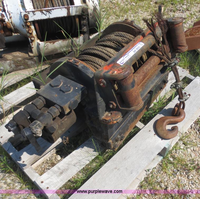 image for item AK9693 12,000 lbs hydraulic winch