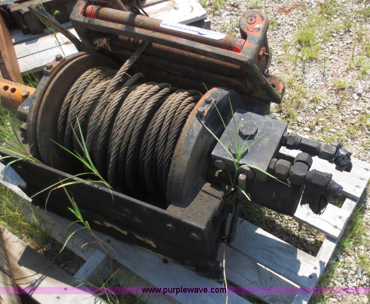 image for item AK9693 12,000 lbs hydraulic winch