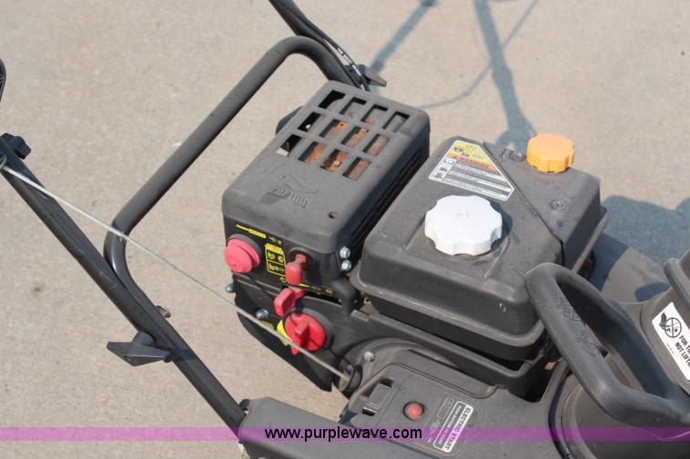 MTD Gold 21" snow blower in Maryville, MO Item AU9009 sold Purple Wave