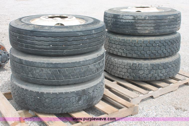 image for item AV9132 (6) 11R22.5 tires and wheels
