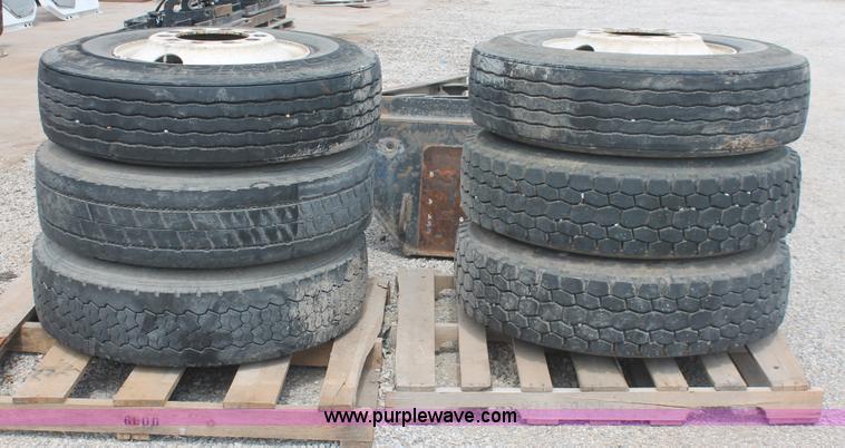 image for item AV9132 (6) 11R22.5 tires and wheels
