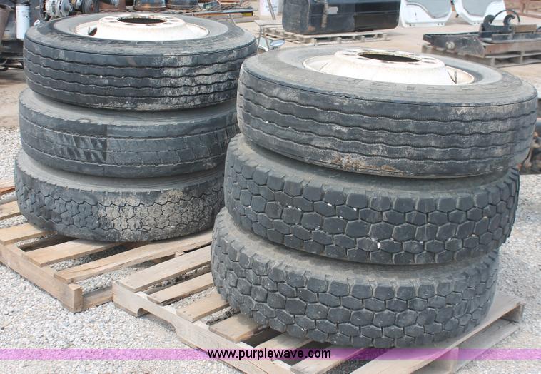image for item AV9132 (6) 11R22.5 tires and wheels