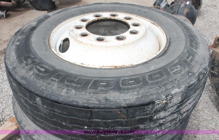 image for item AV9132 (6) 11R22.5 tires and wheels
