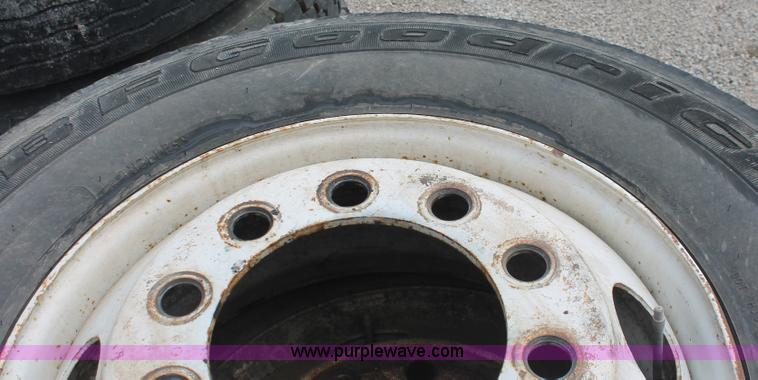 image for item AV9132 (6) 11R22.5 tires and wheels