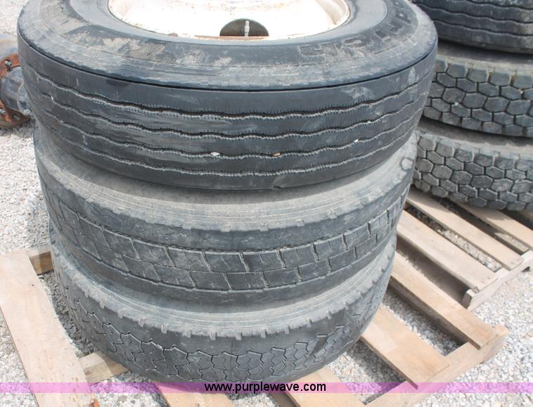 image for item AV9132 (6) 11R22.5 tires and wheels