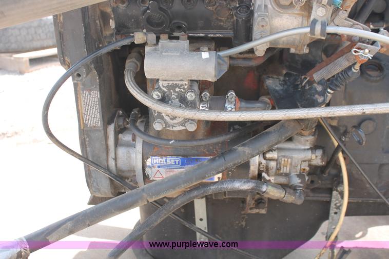 image for item AV9135 Cummins C8.3-250 diesel engine with transmission