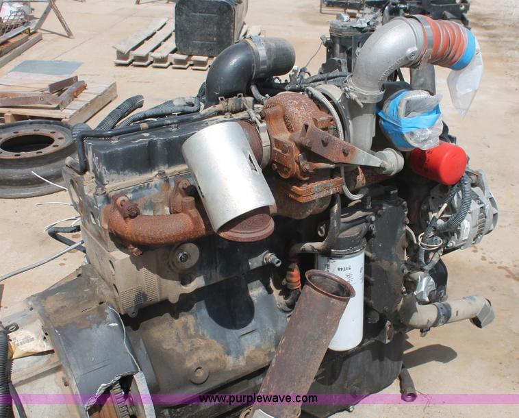 image for item AV9135 Cummins C8.3-250 diesel engine with transmission