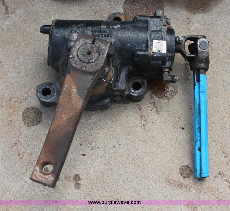 image for item AV9135 Cummins C8.3-250 diesel engine with transmission