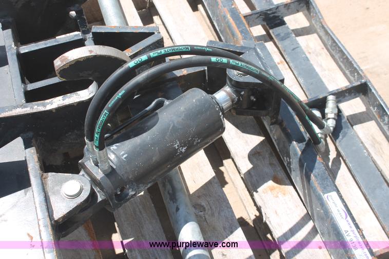 image for item AV9138 2004 Lull Sky Trak 48" hydraulic tilt carriage mast