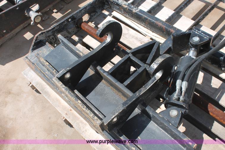 image for item AV9139 Lull 52" hydraulic tilt carriage mast