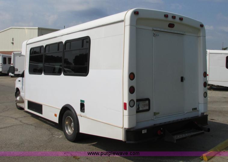 image for item B4790 2006 Ford E450 transit vehicle