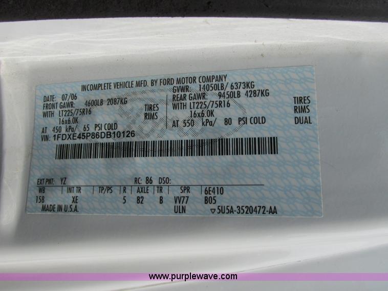 image for item B4790 2006 Ford E450 transit vehicle