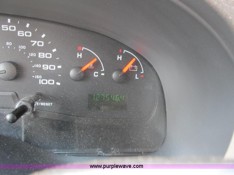 image for item B4790 2006 Ford E450 transit vehicle