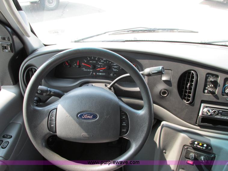 image for item B4790 2006 Ford E450 transit vehicle