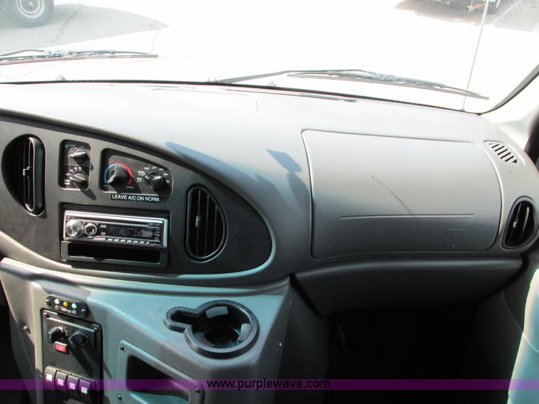 image for item B4790 2006 Ford E450 transit vehicle
