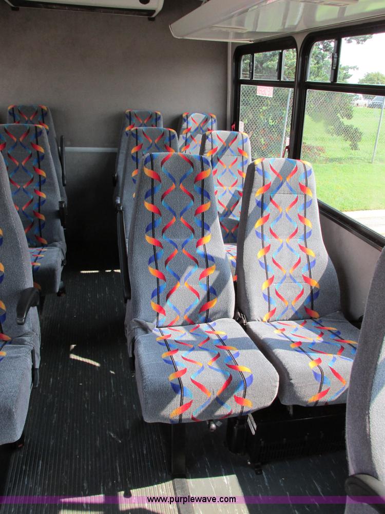 image for item B4790 2006 Ford E450 transit vehicle