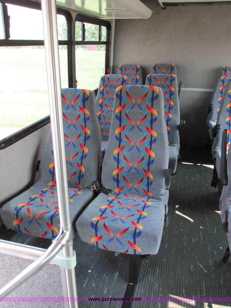 image for item B4790 2006 Ford E450 transit vehicle