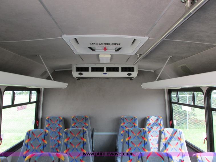 image for item B4790 2006 Ford E450 transit vehicle