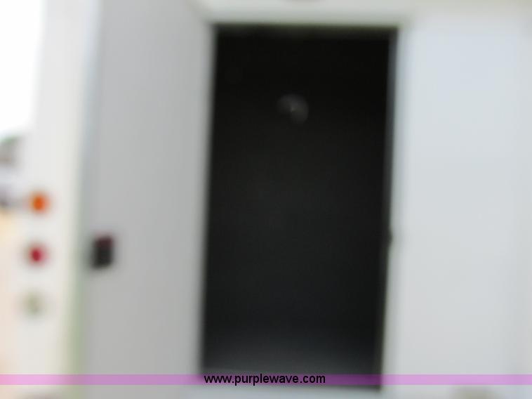 image for item B4790 2006 Ford E450 transit vehicle