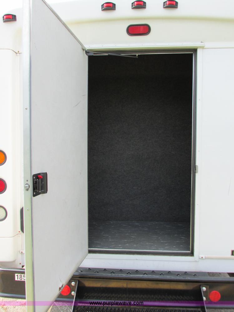 image for item B4790 2006 Ford E450 transit vehicle