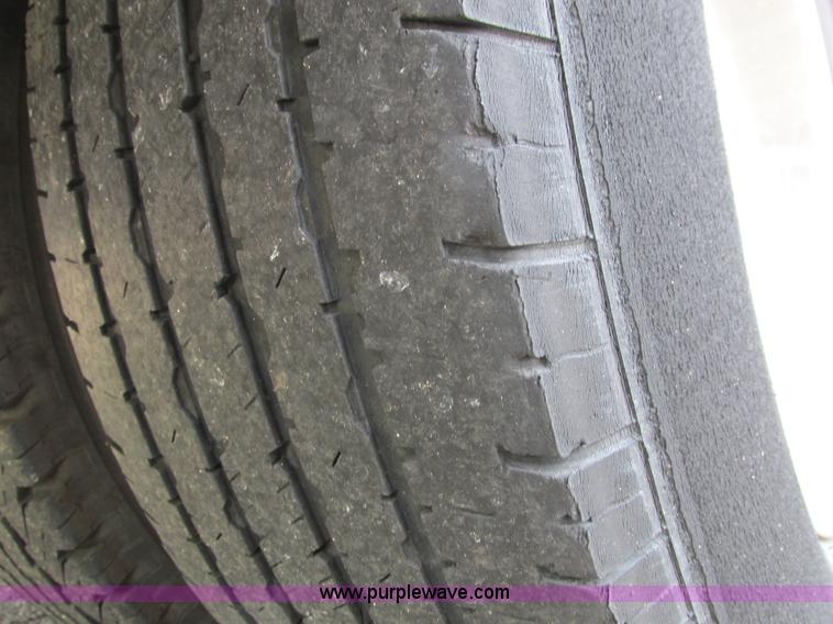 image for item B4790 2006 Ford E450 transit vehicle