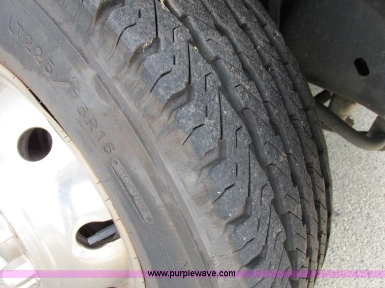 image for item B4790 2006 Ford E450 transit vehicle