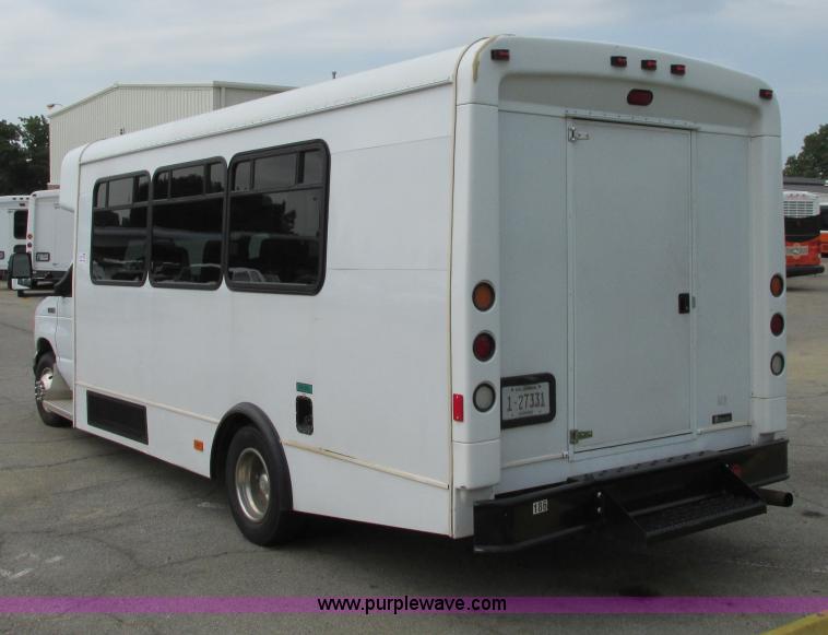 image for item B4791 2006 Ford E450 transit vehicle