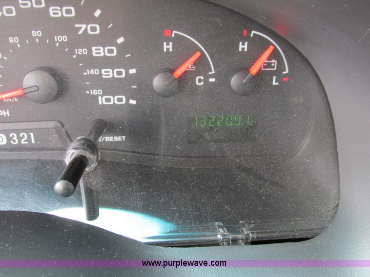 image for item B4791 2006 Ford E450 transit vehicle