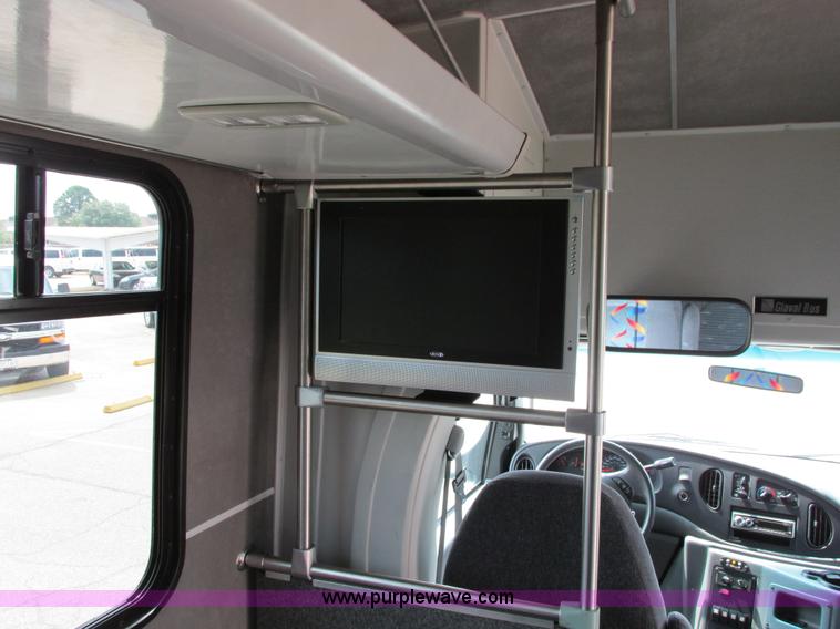 image for item B4791 2006 Ford E450 transit vehicle