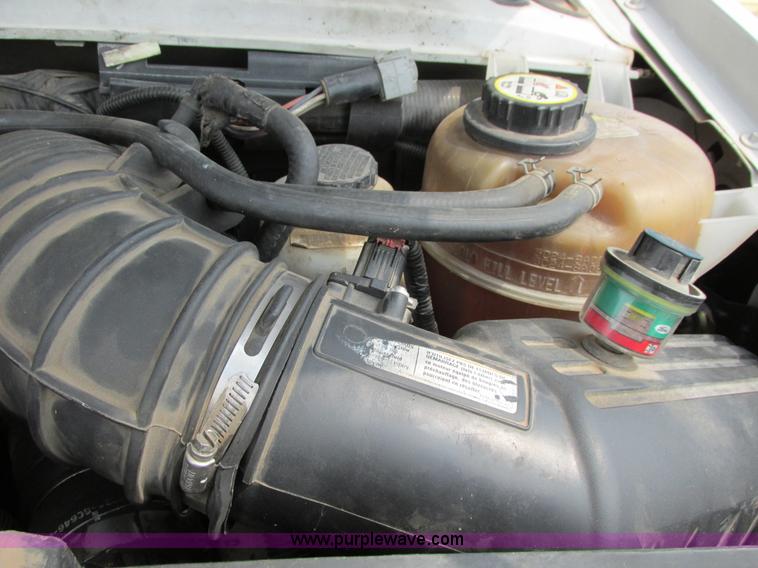 image for item B4791 2006 Ford E450 transit vehicle