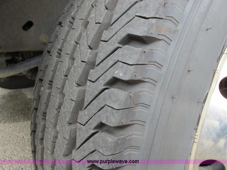 image for item B4791 2006 Ford E450 transit vehicle