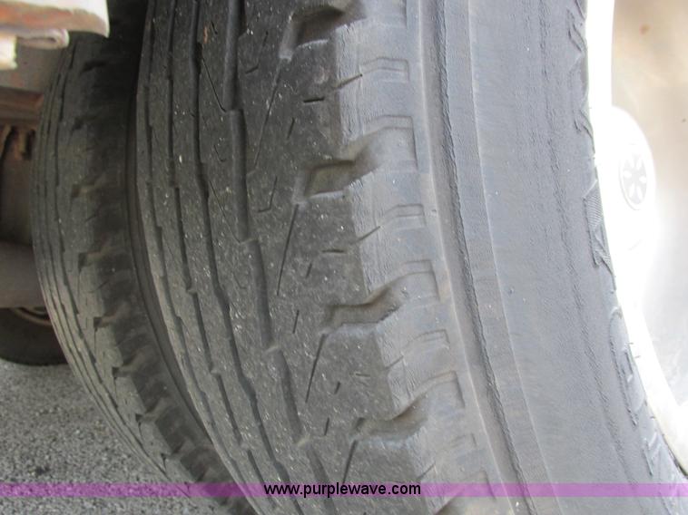 image for item B4791 2006 Ford E450 transit vehicle