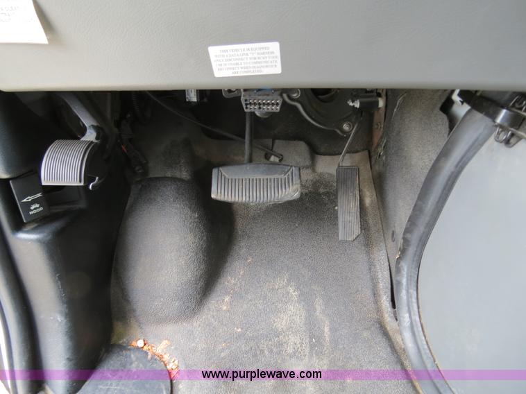 image for item B4792 2006 Ford E450 transit bus