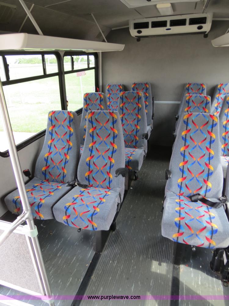 image for item B4792 2006 Ford E450 transit bus