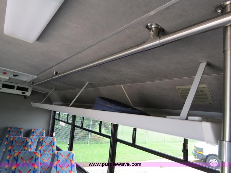 image for item B4792 2006 Ford E450 transit bus