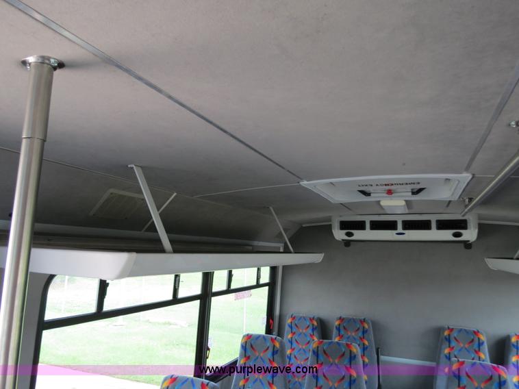 image for item B4792 2006 Ford E450 transit bus