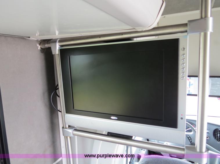 image for item B4792 2006 Ford E450 transit bus