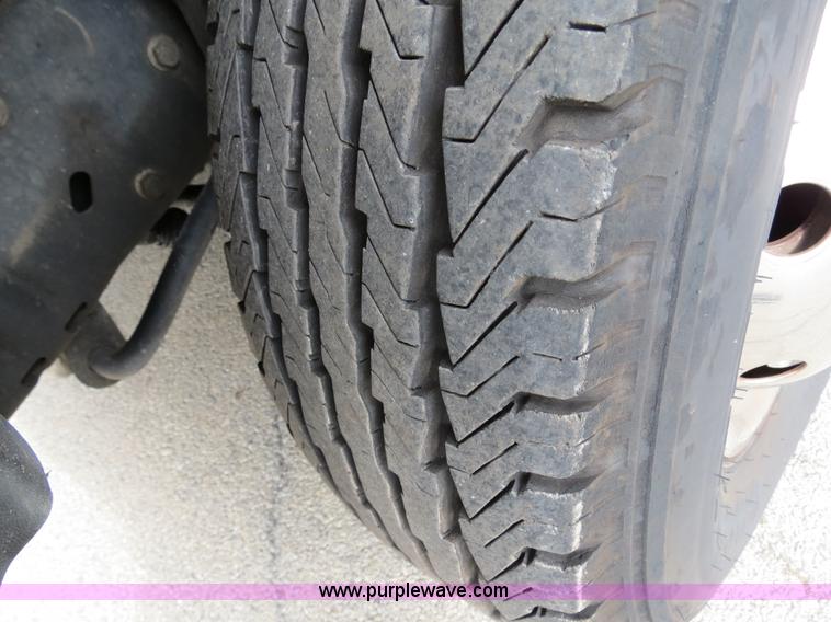 image for item B4792 2006 Ford E450 transit bus