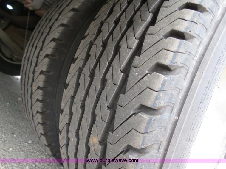 image for item B4792 2006 Ford E450 transit bus