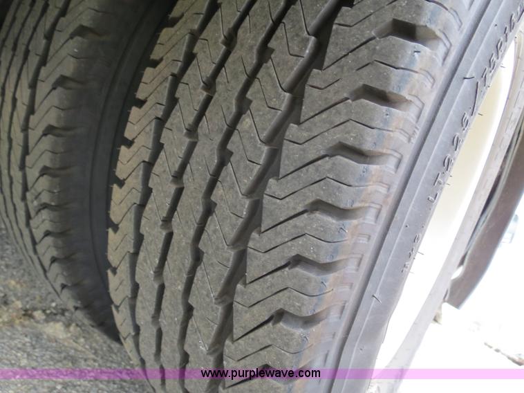 image for item B4792 2006 Ford E450 transit bus