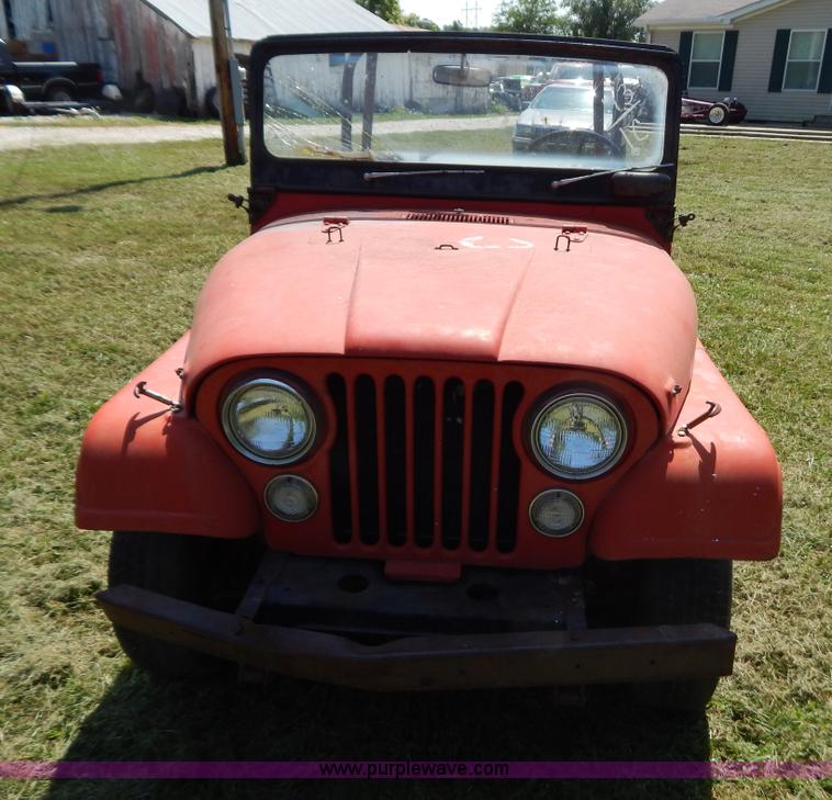 image for item B5801 1973 Jeep