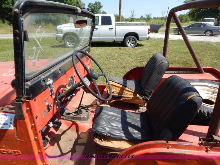 image for item B5801 1973 Jeep