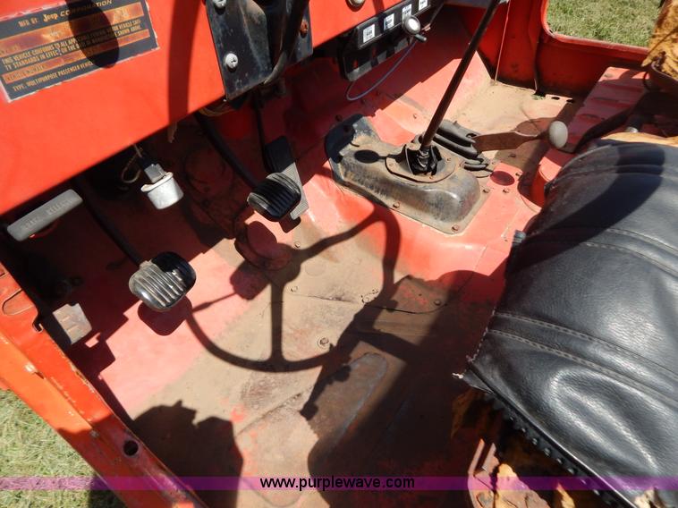 image for item B5801 1973 Jeep