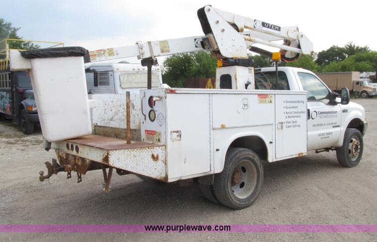 image for item D7464 2002 Ford F450 XL Super Duty bucket truck