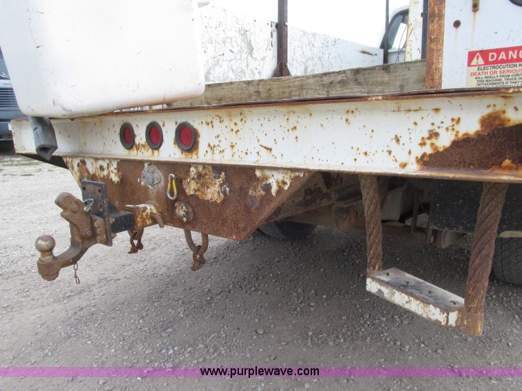image for item D7464 2002 Ford F450 XL Super Duty bucket truck