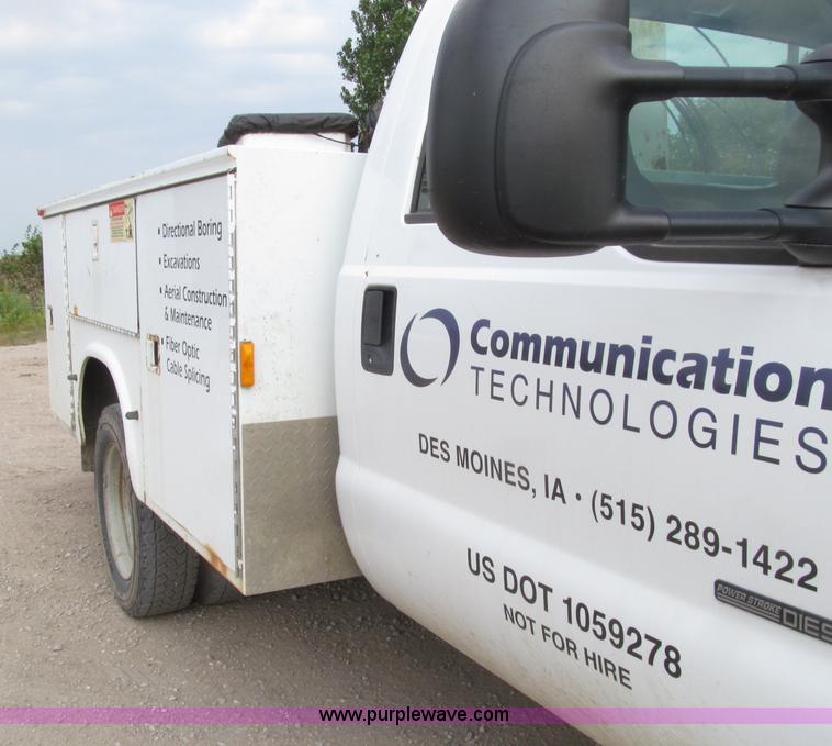 image for item D7464 2002 Ford F450 XL Super Duty bucket truck